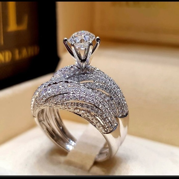 Jewelry - NEW 925 Silver Diamond Wave Solitaire Ring Set